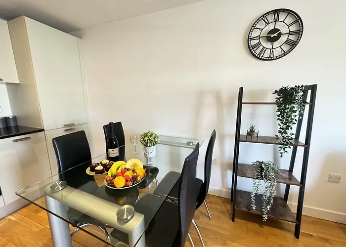 Cosy Modern Tower Bridge Apartment